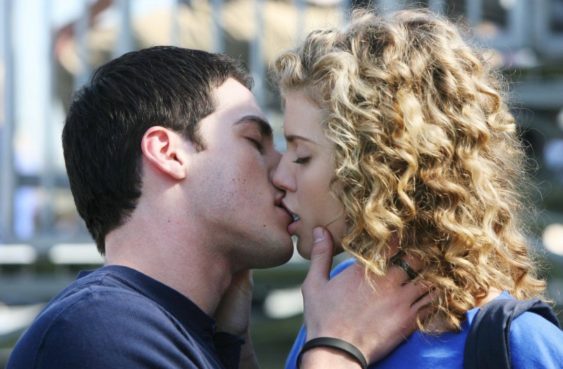 Многие люди не знают как правильно целоваться, чтобы партнеру это понравилось. Существуют некоторые рекомендации, придерживаясь которых вы будете целоваться лучше всех. 