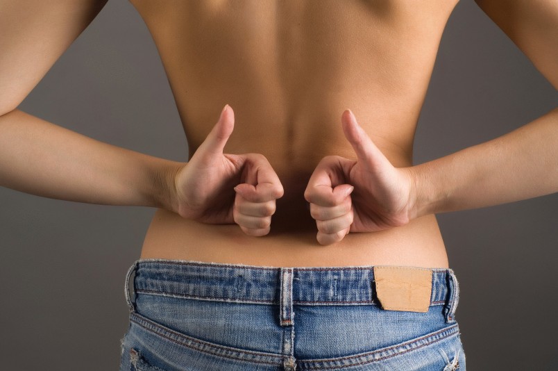 Одной из частых причин появления прыщей на спине, может быть неправильное питание. 