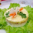 "Нежность" один из самых популярных салатов с курицей. Он отлично подойдет как для праздничного стола, так и для повседневного ужина.