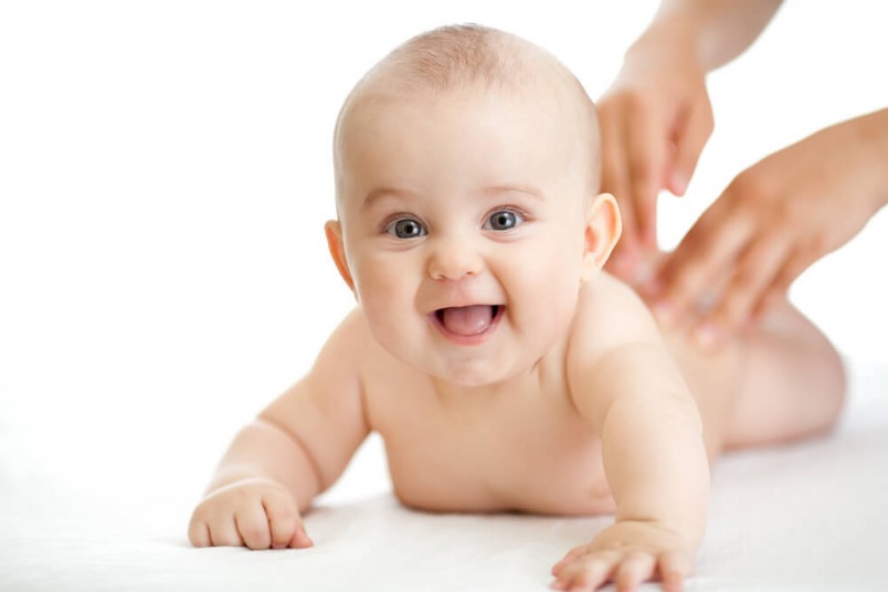 Лечение опрелостей у новорожденных осуществляется с помощью специальных косметических и лекарственных препаратов.