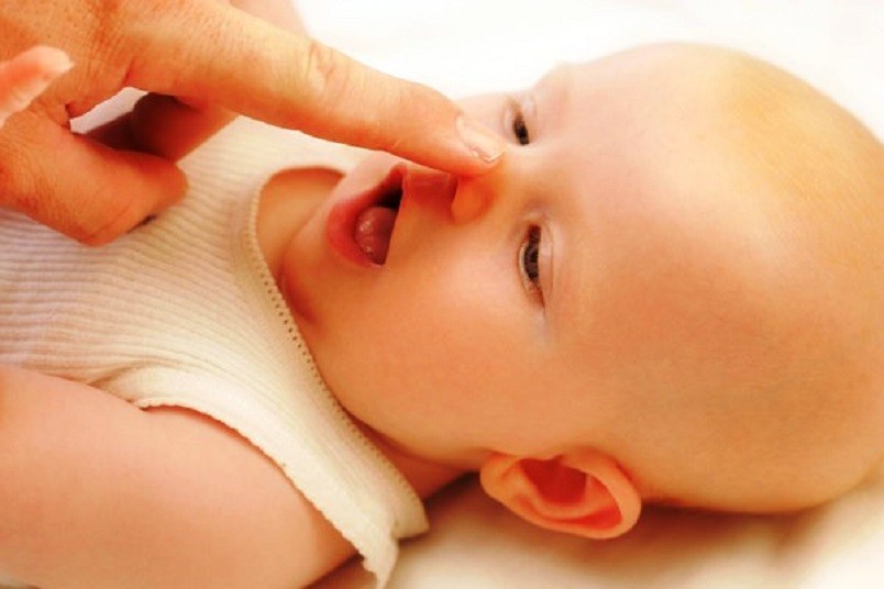 Чистка дыхательных путей – это, пожалуй, одна из самых неприятных процедур туалета для малышей.