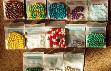 В основном состав этих таблеток практически одинаков. В каждой имеются слабительные, мочегонные, желчегонные и тонизирующие вещества.