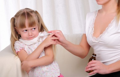 При лечении детского мокрого кашля во избежание возникновения аллергической реакции препараты необходимо подбирать с особой тщательностью.